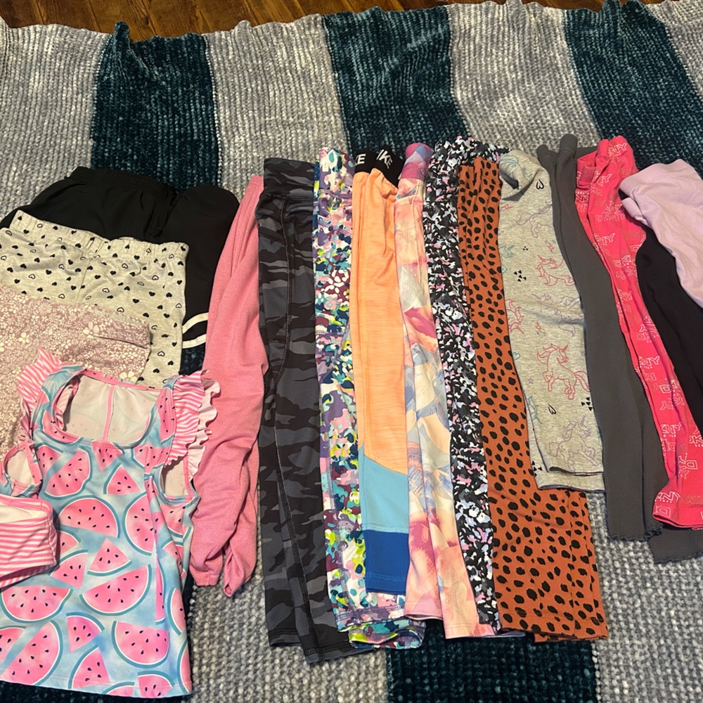 Clothing bundle Size 6 girls
